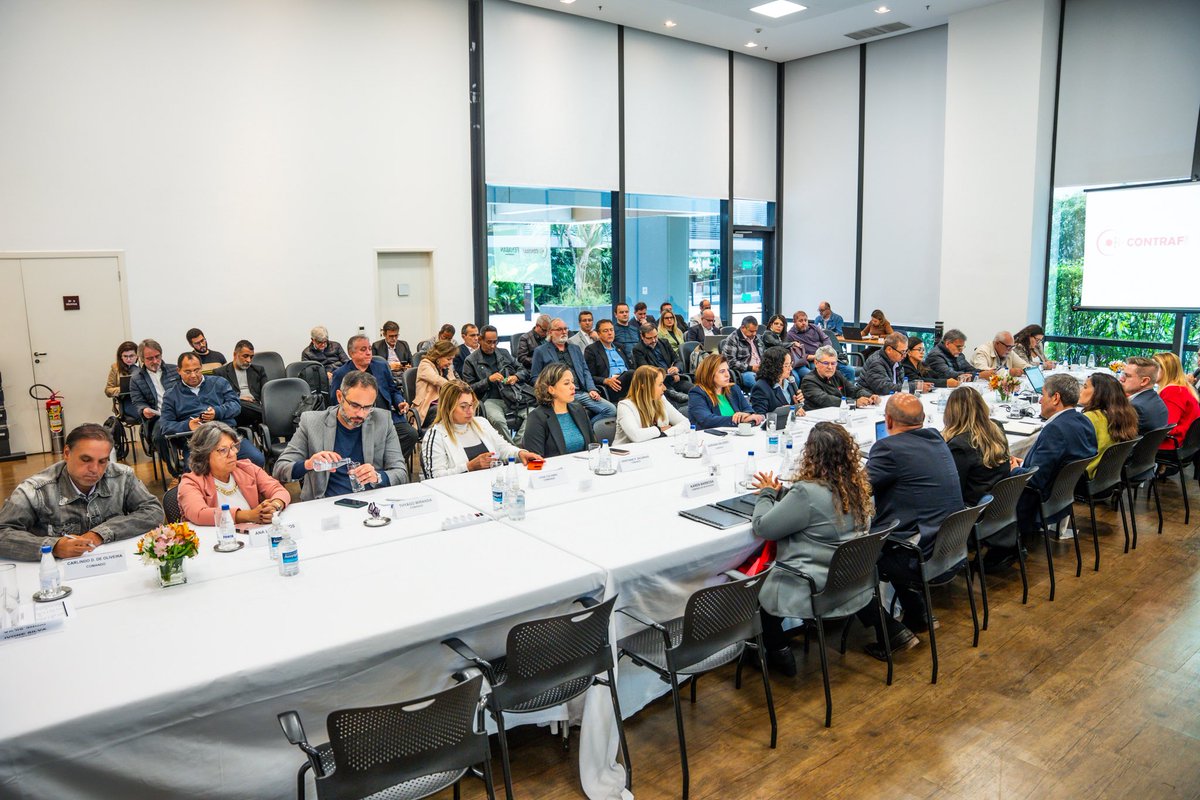 Contraf_CUT's tweet image. 👩‍💼👨‍💼A negociação com o Comando Nacional já começou!
Em pauta a evolução da atividade econômica financeira.

‼️Mas o Comando pediu para que antes de entrar na pauta do dia seja debatida a demissão em massa pelo Itaú, de mais de 1.000 funcionários.

👩‍💻Acompanhe nossas redes sociais…