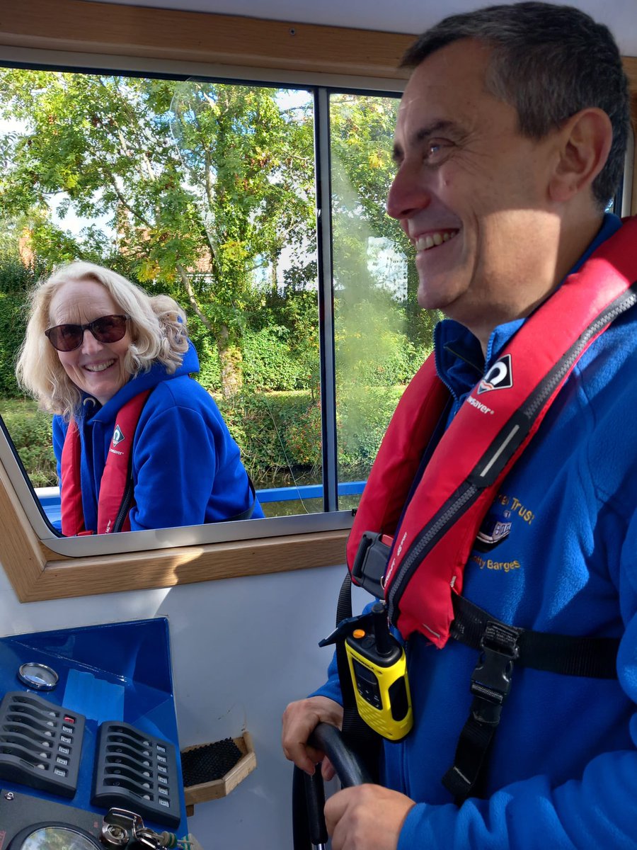 EthelBarge's tweet photo. A wonderful sunny trip for B Friend (Balby) on Pearl. We headed out and turned between Stainforth and Bramwith and arrived at noon for a meal at the New Inn. Shortly we were joined for a  lunch stop by the Tilly community canal boat.  Skipper John B &amp; crew Aubrey and Angela B. https://t.co/qDB1Oh0TTP