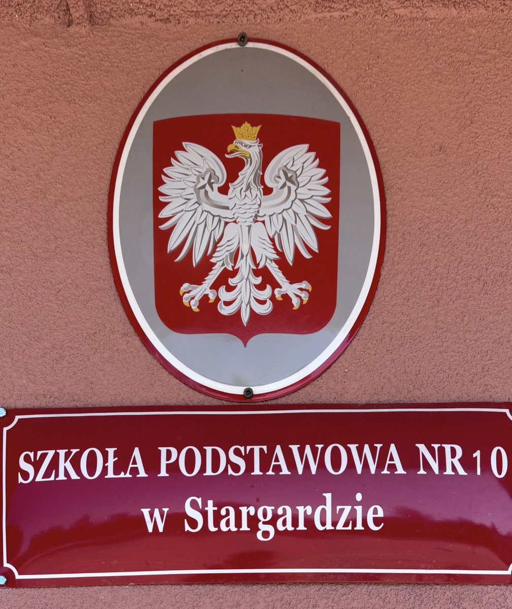 be_erasmus's tweet image. Am heutigen Tag fuhren wir zu unserem 2-tägigen Austausch nach Stargard, wo wir herzlich empfangen und gemeinsam in Biologie, Musik, Sport, Schulgarten und Geschichte unterrichtet wurden. Ein toller erster Tag des Austausches im Rahmen von #ErasmusPlus #Grunschule_Klosterfelde