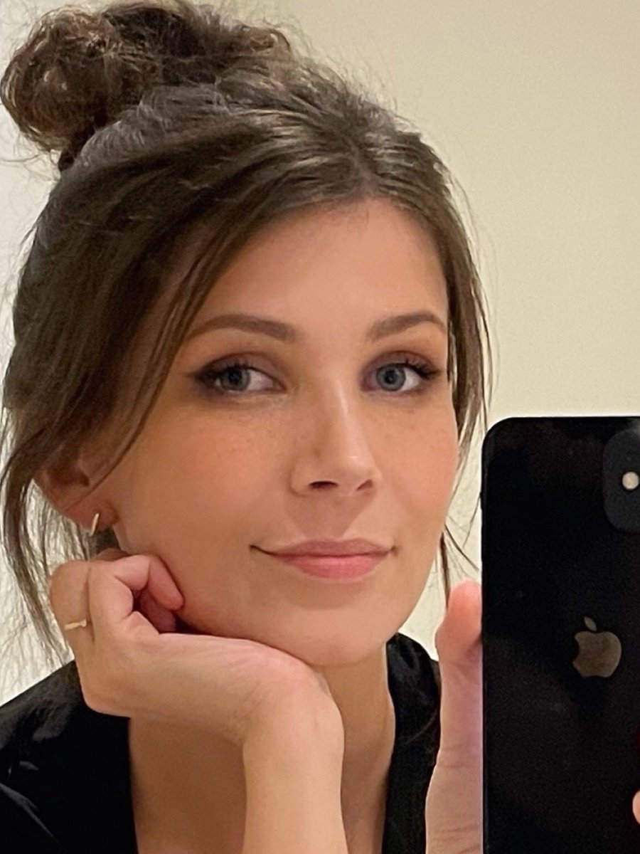 ivynashed's tweet image. hello 🍕