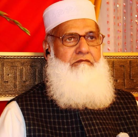 channaayaz's tweet photo. حضرت شاہ سعید احمد رائے پوریؒ نے اپنی زندگی غلبۂ دین کے لیے وقف کی آپ کی تعلیمات میں عبادت کا مقصد انسان کی تربیت،جماعت کی ضرورت،خدمتِ خلق،عدل کا قیام اور سیرتِ نبوی ﷺ کی پیروی شامل ہیں
دعا کہ اللہ ہمیں حضرت کے مشن کا شعور عطا فرمائے اور اس ملک میں نظامِ عدل غالب کرے
26-Sep-2012 https://t.co/ghHldr4sn0