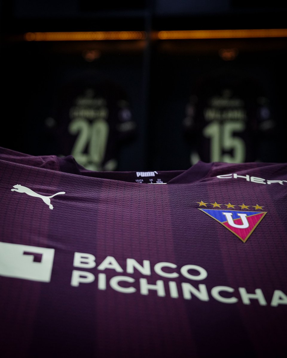 LDU_Oficial's tweet image. El camerino para esta tarde está preparado 🔴 ¡Hoy saltamos a la cancha con este uniforme! 

🆚 #SaoPauloLIGA 
🏆 CONMEBOL #Libertadores