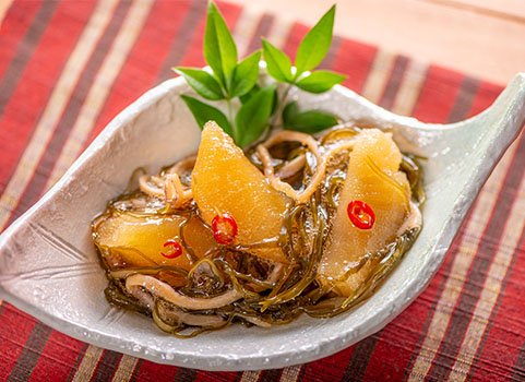 山形のだしには
茄子やみょうが、大葉
少ししょっぱくなった漬物等
お好みで作れるのが
素敵ですね✨

ちょっと豪華に
数の子を入れたりすると
松前漬け風に作る事も
出来そうですね😋

バリエーションの多さは
魅力的なご飯のおかずです🍚😆