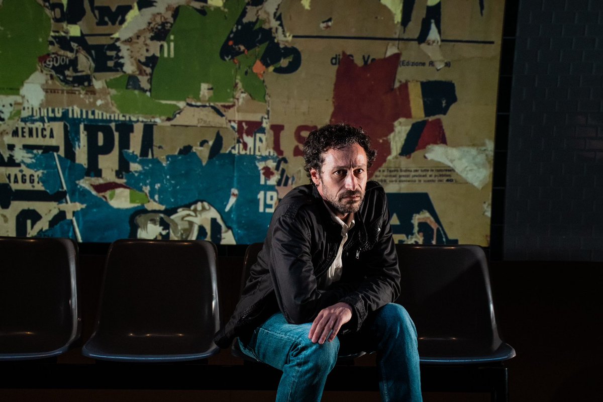 ‘El meu germà, Bernard’ de la Cia. La Segona Millor a la <a href="/salabeckett/">Sala Beckett</a> m’ha ofert un vespre d’apropament a la figura del geni Bernard-Marie Koltès. Em confeso enlluernada amb el seu univers des de fa anys, sent Roberto Zucco un dels meus textos preferits.