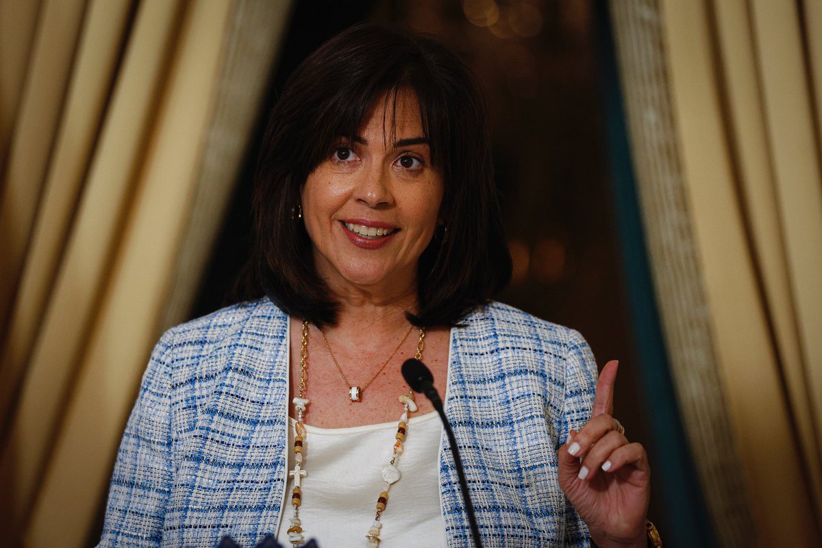 BiggiesPhoto's tweet photo. La gobernadora Jenniffer González designó a Carmen Vega Fournier como contralora de Puerto Rico.

Para más detalles: https://t.co/m52Zr11rFH

📸: Edgardo Medina Millán https://t.co/w0iP2MxIVv