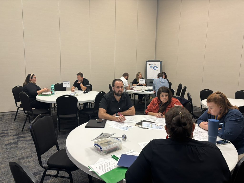 AliciafBates's tweet photo. #SecCI appreciated the opportunity to work with our APs today in Formatively Assessing Student Learning in the Classroom. Strengthening teacher clarity on expectations leads to stronger, more meaningful student learning. https://t.co/zdCHCL5UX7