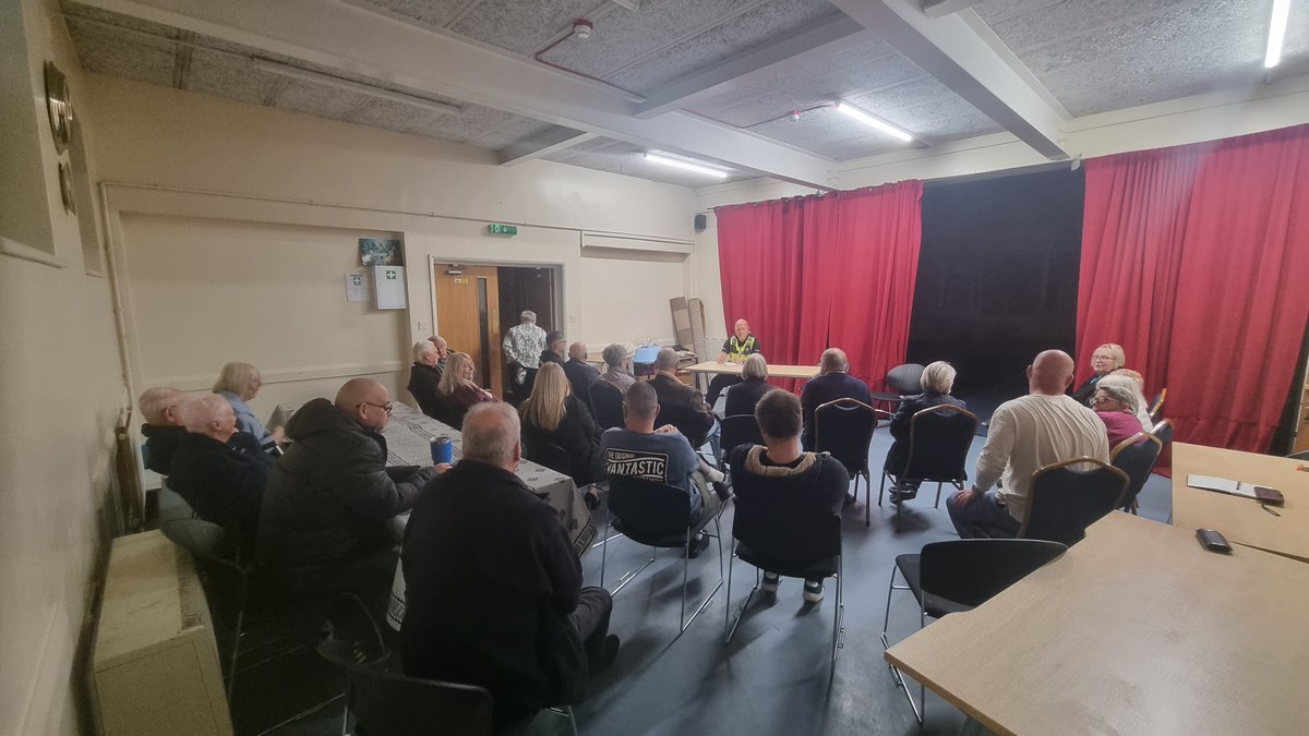 👮‍♂️ Community Update – Halesowen
This evening, PC Westwood, your dedicated Neighbourhood Officer, held a police surgery at The Ethiopian Orthodox Church on Narrow Lane to hear your concerns.
Great turnout—thank you to everyone who came along and got involved!
#workingtogether