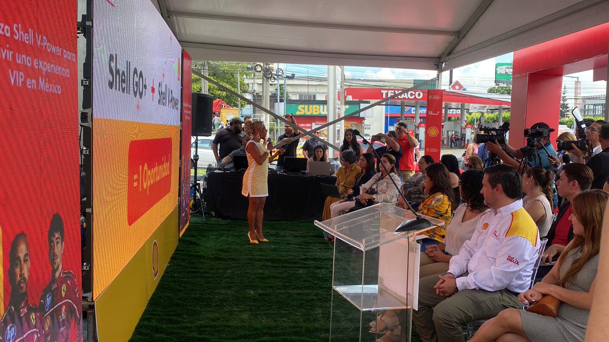Canal26ElSalv's tweet image. #Nacional 🚗 ¡Shell premia a los salvadoreños. Más de 61,000 participaron en la promo de Shell GO+ y Shell V-Power 🎉
Tres ganadores vivirán la emoción del Gran Premio de México, con acceso VIP a Ferrari y experiencias únicas en el Autódromo Hermanos Rodríguez.
 #ShellGO+