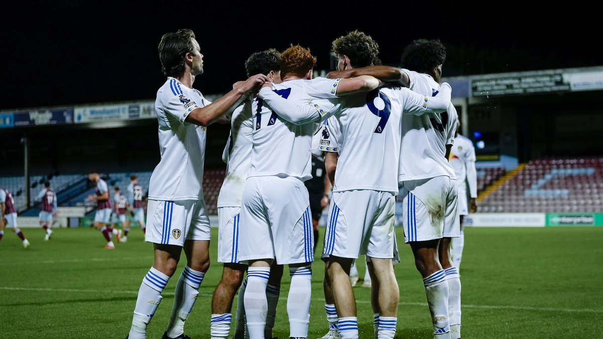 Leeds United U21  2-1  Sporting CP B

⚽️ H.Vincent  45’
⚽️ R.Lopata-White  90’

Congratulations on #LUFCU21 for their win against #SportingCP, thanks to a late, late winner from defender Reuben Lopata-White 👏

#LUFC now sit top of the table in group D of the international cup ⬆️