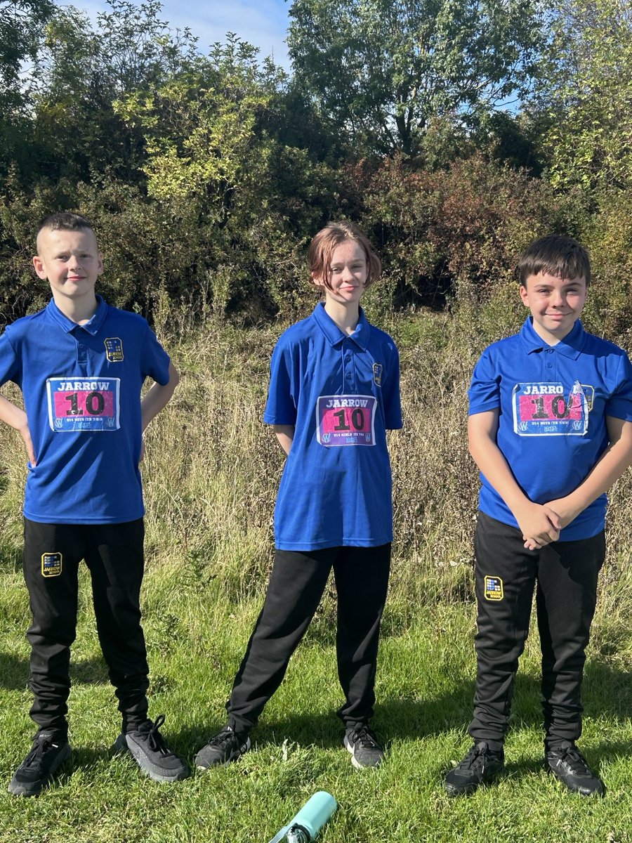 On Wednesday three pupils from 9 Mars took part in a cross-country event at Temple Park. Jack W and Jack R raced well in the under 14 boy's event. Abi B competed in the under 14 girl's event and took an early lead, racing to the finish and being awarded gold for first place. 🥇