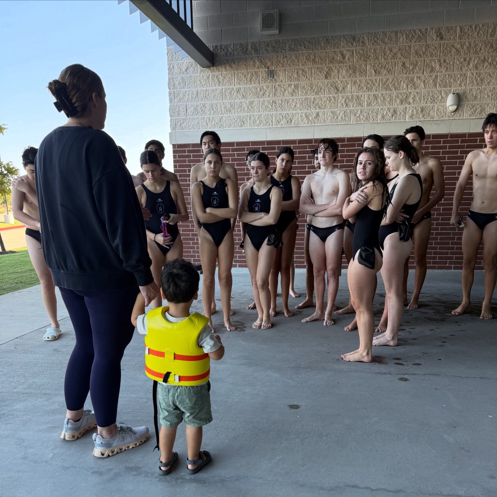 Great information from our Coach Luke on this Thursday morning. Don’t mind the life jacket, safety first here at Richland.

#WeAreRichland
