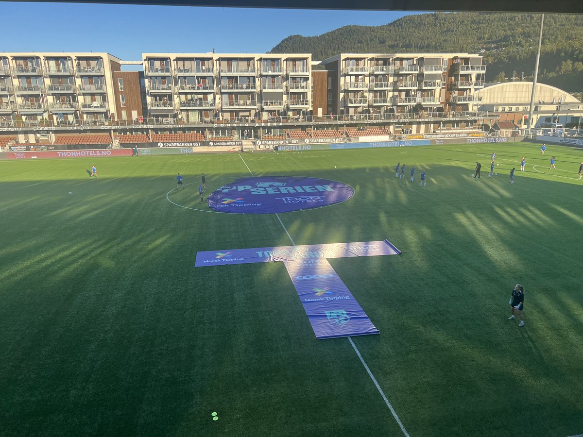 Klarer ikke helt å se hva på dagens meny som kan friste mer enn Kolbotn - Stabæk fra Consto. På TV2 Play fra 17:45 📺