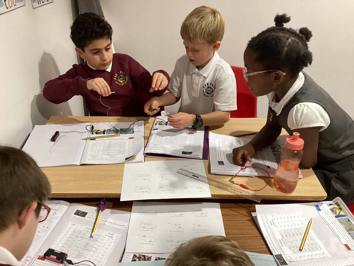 Oak Tree Primary School tweet media