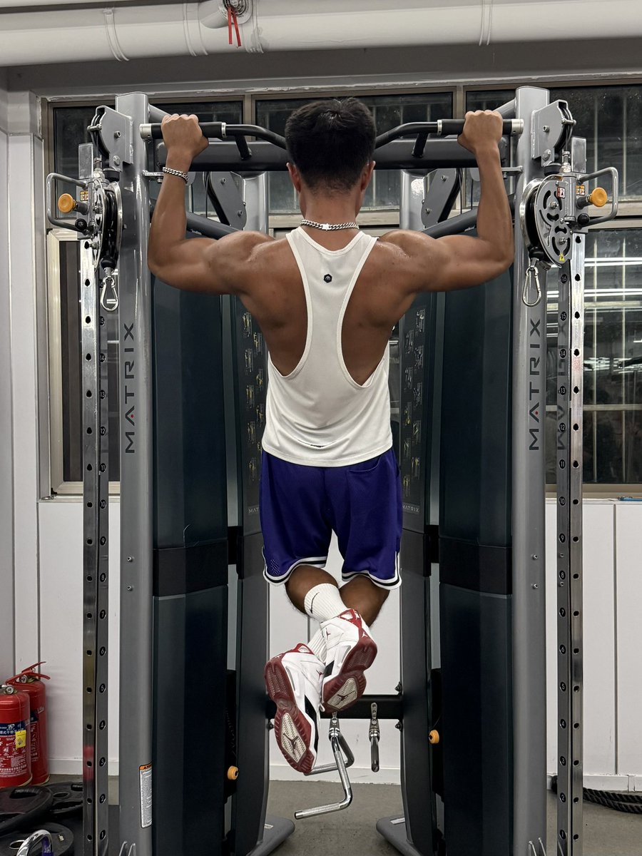 Black Hole tweet media