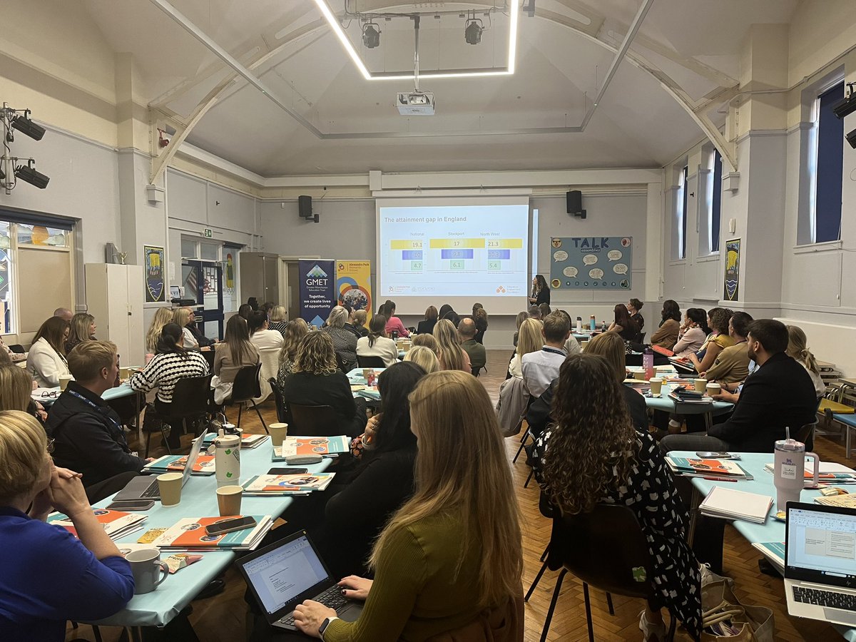 A great privilege today to join 40 primary school leaders embarking on their new partnership: Stockport Speaks with <a href="/AlexParkRS/">Alexandra Park Research School</a> <a href="/annalouise_90/">Anna Kirk</a> and others.