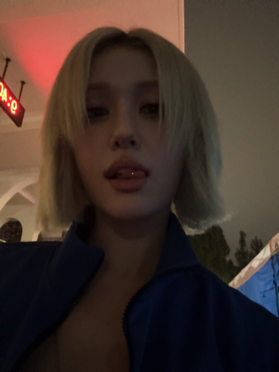 JEON SOMI(전소미) tweet media