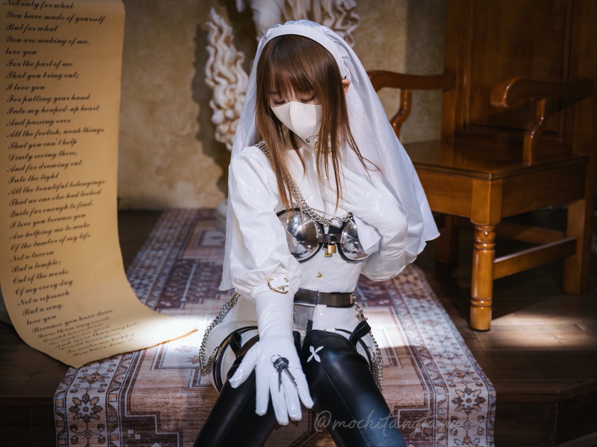 神抛弃了我
那你成为我的主吧

📷：<a href="/MakkuroFilm/">可羅菲林 Kurofilm</a>