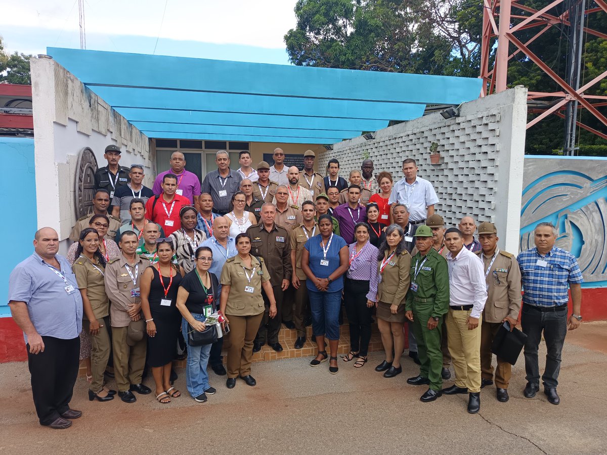 Visitamos Dirección General de Tropas Guardafronteras de Cuba y apreciamos valerosas misiones de oficiales y soldados en defensa de nuestras costas, cómo eternos vigilantes definidos por #FidelPorSiempre. Emociona ver entre sus protagonistas, valiosos jóvenes de la patria #Cuba