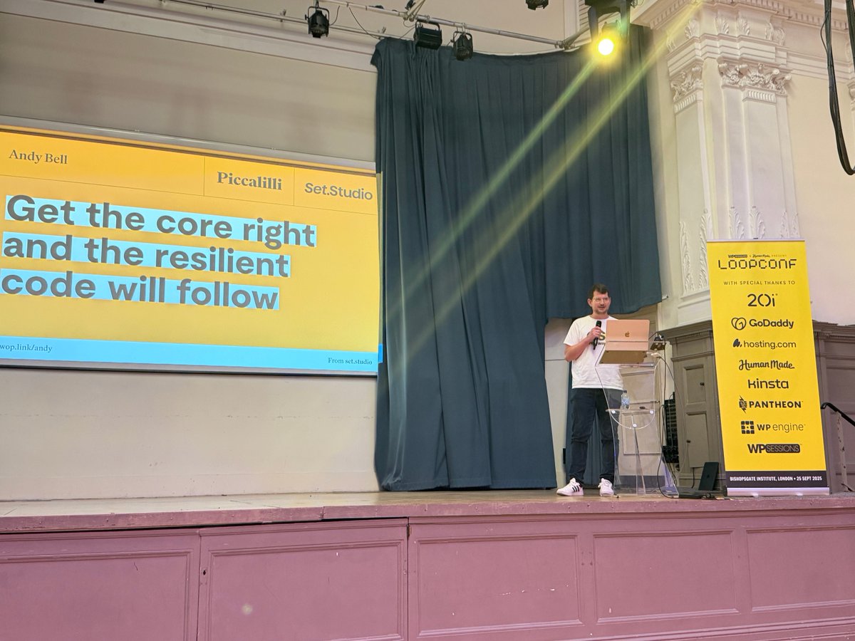 courtneyr_dev's tweet photo. Andy Bell isn't talking about #CSS at #LoopConf. Instead, we're looking at how we communicate and give/receive feedback. #WordPress https://t.co/30UTWRs0K8 https://t.co/eUdBlEvb27