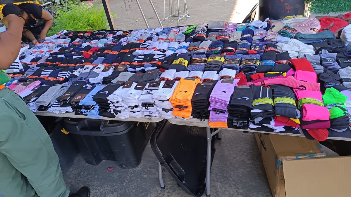 SAPoliceService's tweet image. #sapsGP #SAPS Gauteng Counterfeit Unit, in collaboration with other law enforcement agencies, brand protectors, SARS and Gauteng Crime Prevention Wardens, conducted operations to combat the trade of counterfeit goods in Johannesburg. 

Between 19/09 and 25/09, these operations…