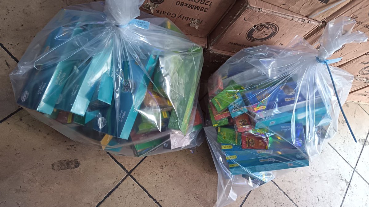 SAPoliceService's tweet image. #sapsGP #SAPS Gauteng Counterfeit Unit, in collaboration with other law enforcement agencies, brand protectors, SARS and Gauteng Crime Prevention Wardens, conducted operations to combat the trade of counterfeit goods in Johannesburg. 

Between 19/09 and 25/09, these operations…