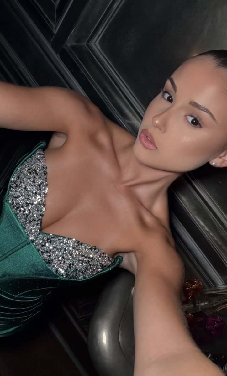 FrenchCatfish's tweet image. D’humeur à dépouiller des chiennes ce soir ~ 

Findom catfish scam