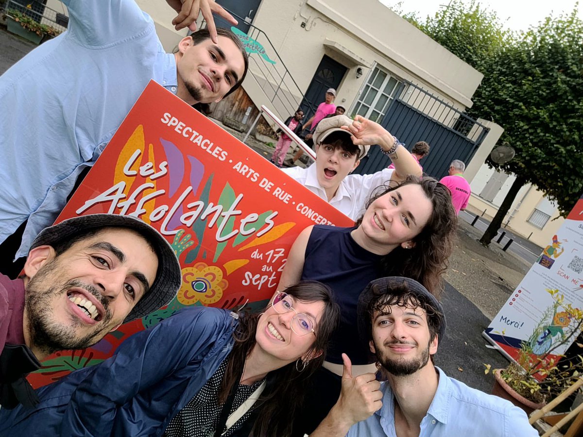 MehdiDiouri71's tweet photo. The Floor en mouvement 🔥
Après Melun, rendez-vous samedi 27/09 à Joinville-le-Pont pour Culture en fête ✨

#CultureEnFête #Spectacle #Danse #thefloor https://t.co/EBV9wQ7oCW