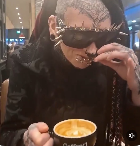 CarrieDevorah18's tweet image. THIS IS EXACTLY WHAT IT LOOKS LIKE….. MENTAL ILLNESS 
#kellogs #fruitloops #ccia #mpi #profiler