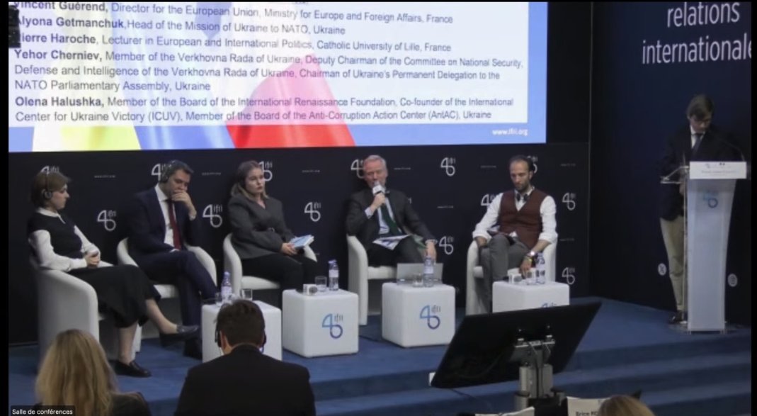 🇫🇷🇪🇺🇺🇦 "La France soutient pleinement la perspective d'adhésion de l’Ukraine à l'Union européenne. Nous avons été très en soutien de la Commission pour avoir un calendrier le plus rapide possible depuis le dépôt de la candidature de l'Ukraine le 28 février 2022, quelques jours