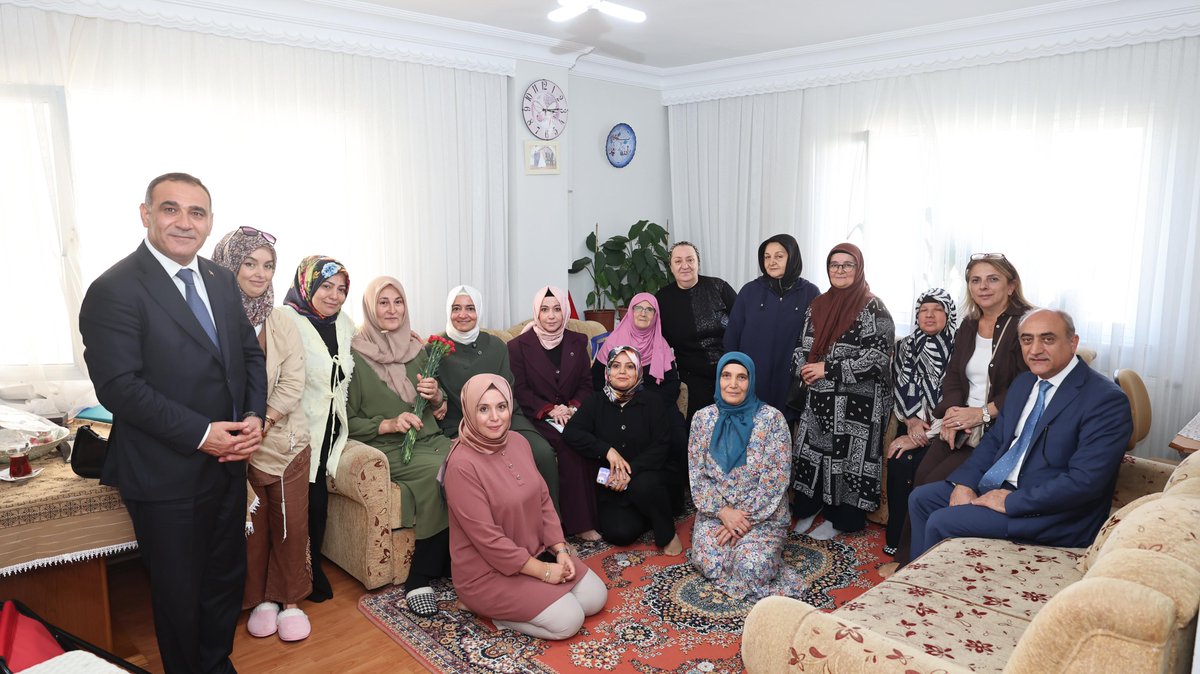 Bugün teşkilatımız sokak sokak, cadde cadde İstanbullularla buluşuyor.

Sultangazi’de büyük ailemize, AK Partimize yeni üyeler kazandırdık.

Hayırlı uğurlu olsun, birliğimiz, kardeşliğimiz daim olsun.

#HerMahallesiyleTürkiyeYüzyılı