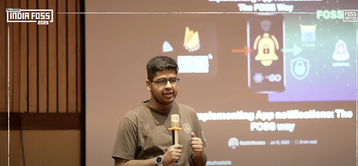 notnotrachit's tweet image. So last weekend I was at #IndiaFOSS and I absolutely loved the conference. The talks were really engaging and informative. 

I even gave a Flash Talk on &quot;Implementing App Notifications the FOSS way&quot; without firebase

#UnitedByFOSS