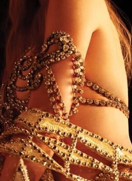 lavrhazes's tweet image. Todos os detalhes dos looks usados no photoshoot do #TheLifeOfAShowgirl

                          a thread 🪡