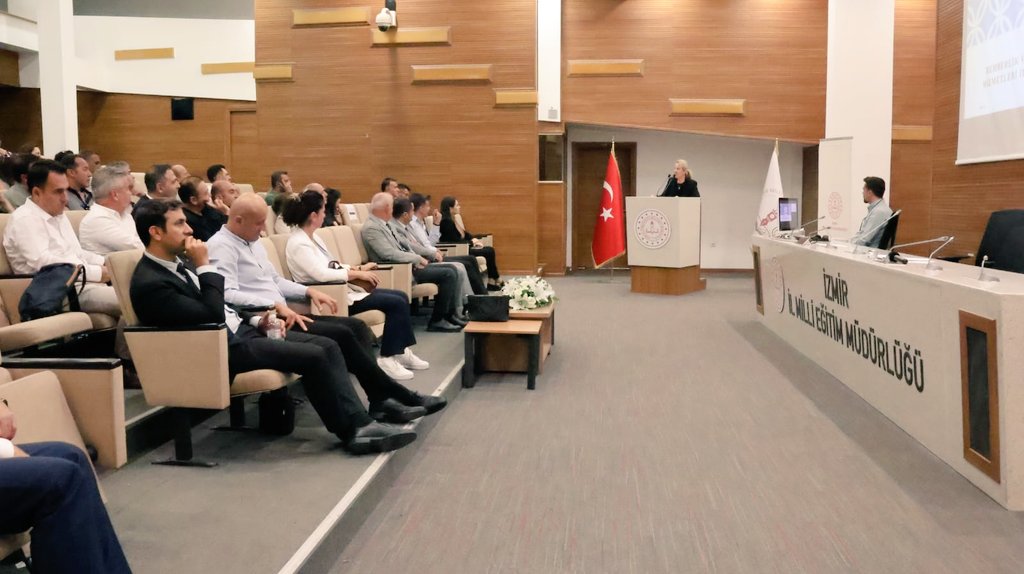 ✨İl Millî Eğitim Müdürlüğümüz "Rehberlik ve Psikolojik Danışma Hizmetleri İl Yürütme Komisyonu 2025-2026 Eğitim Öğretim Yılı Eylül Ayı Toplantısı" gerçekleştirildi.

🗓️25.09.2025
📌 15 Temmuz Şehitleri Konferans Salonu

<a href="/tcmeb/">Millî Eğitim Bakanlığı</a> <a href="/Yusuf__Tekin/">Yusuf Tekin</a> <a href="/drsuleymanelban/">Dr. Süleyman Elban</a> <a href="/yahsiomer/">Dr. Ömer YAHŞİ</a>