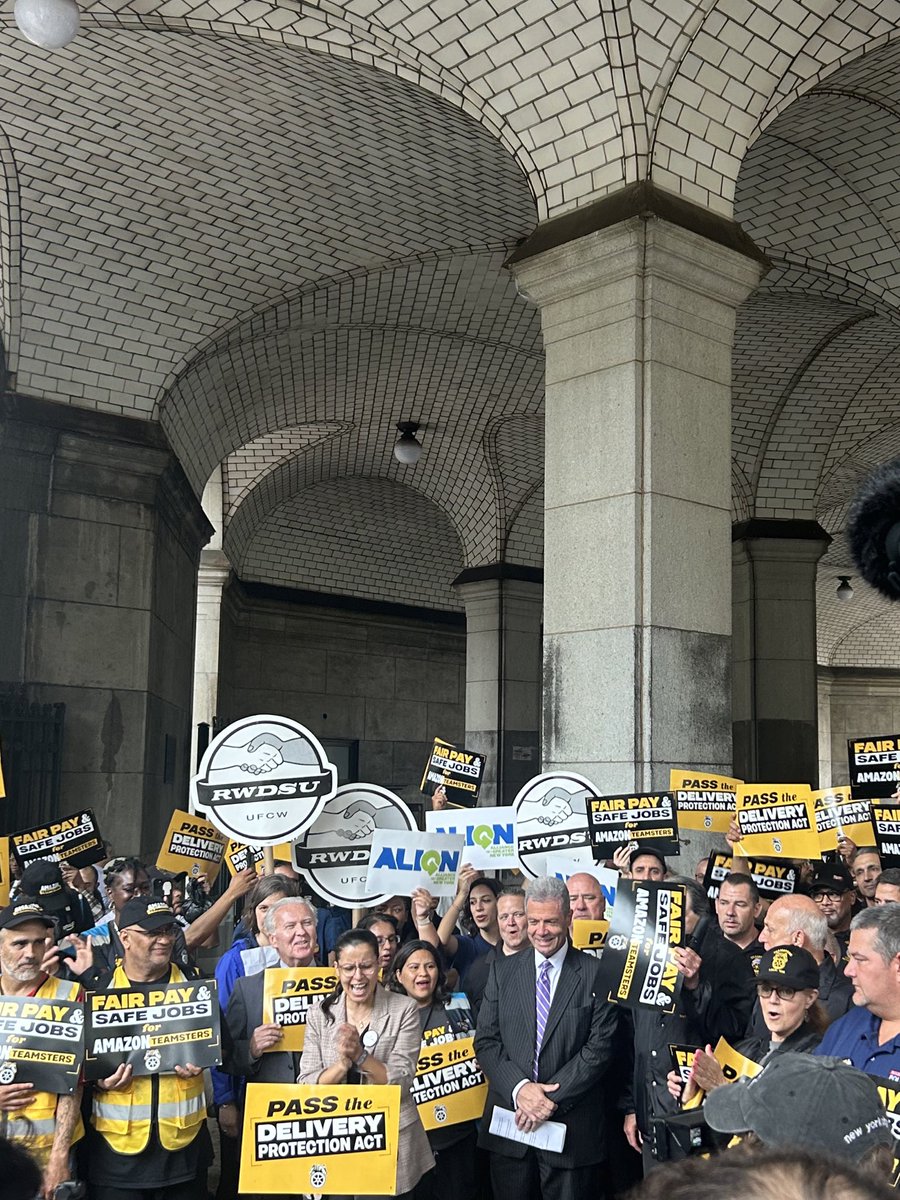 Teamsters Local 804 (@804_local) on Twitter photo Pass the delivery protection act now!!!
Thank you <a href="/tiffany_caban/">Tiffany Cabán</a> for introducing this important bill to protect workers and hold Amazon accountable!! Pass the delivery protection act now!!!
Thank you <a href="/tiffany_caban/">Tiffany Cabán</a> for introducing this important bill to protect workers and hold Amazon accountable!!