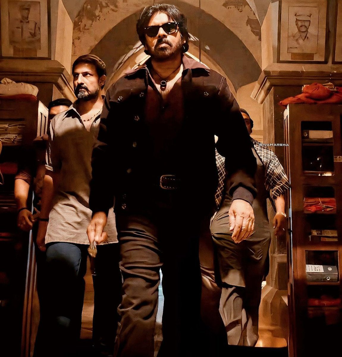 arcrandom's tweet image. Blood is in the fire... there will come a leader... Ojas Gambheera. 🔥

When I used to say my friends or colleagues that #PawanKalyan&apos;s #Johnny was my favorite movie, the response was usually - well, you know. 

Now, I discovered the #Johnny cult that I belong to. 

Thank you…