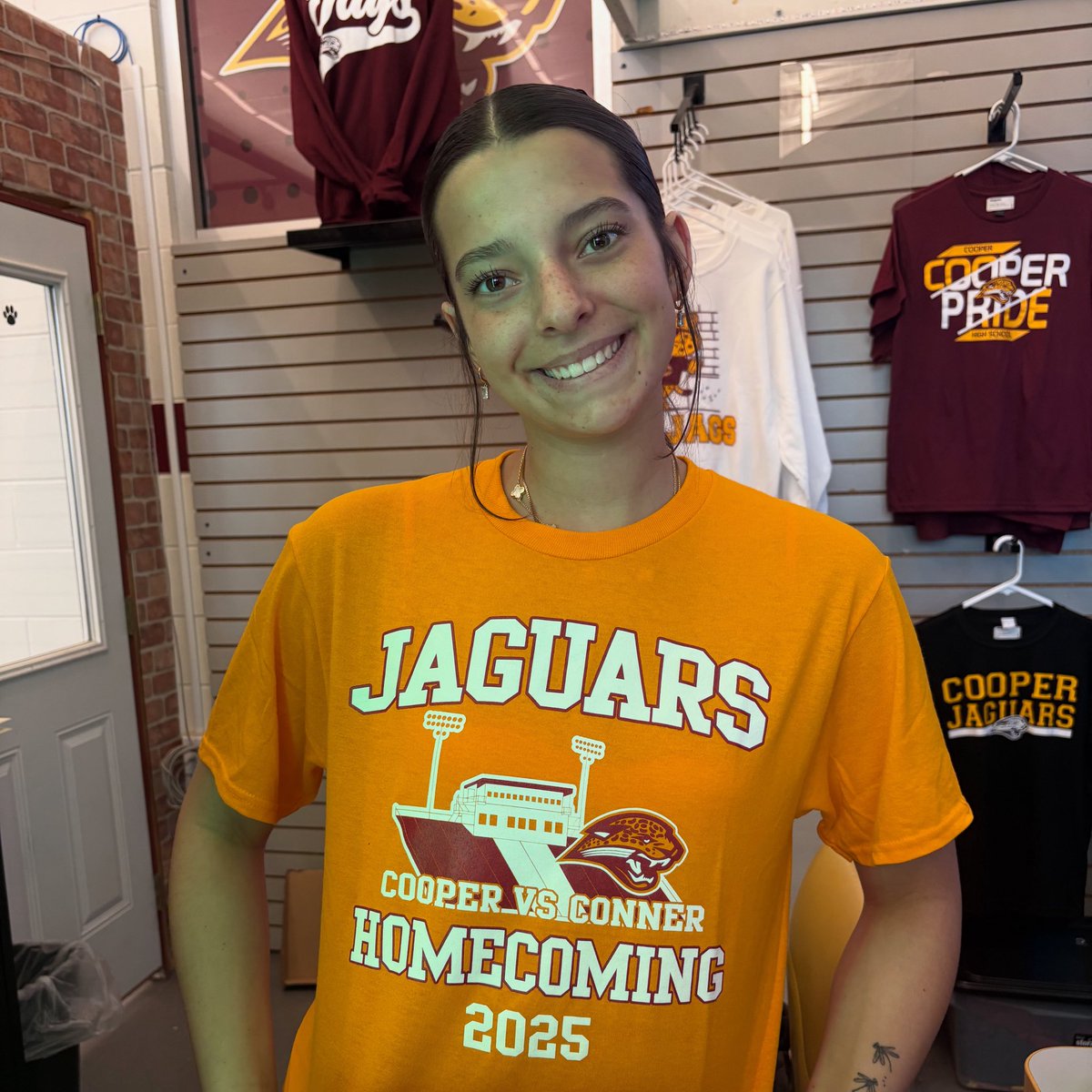 GreatRCstore's tweet image. HOCO 2025 SHIRTS ARE HERE! 
Get yours this Friday only 👕🐆
We’ve got 7 shirts per lunch — 1st, 2nd, and 3rd.
Once they’re gone, they’re gone… don’t miss out on repping the Jags for Homecoming! 🏈