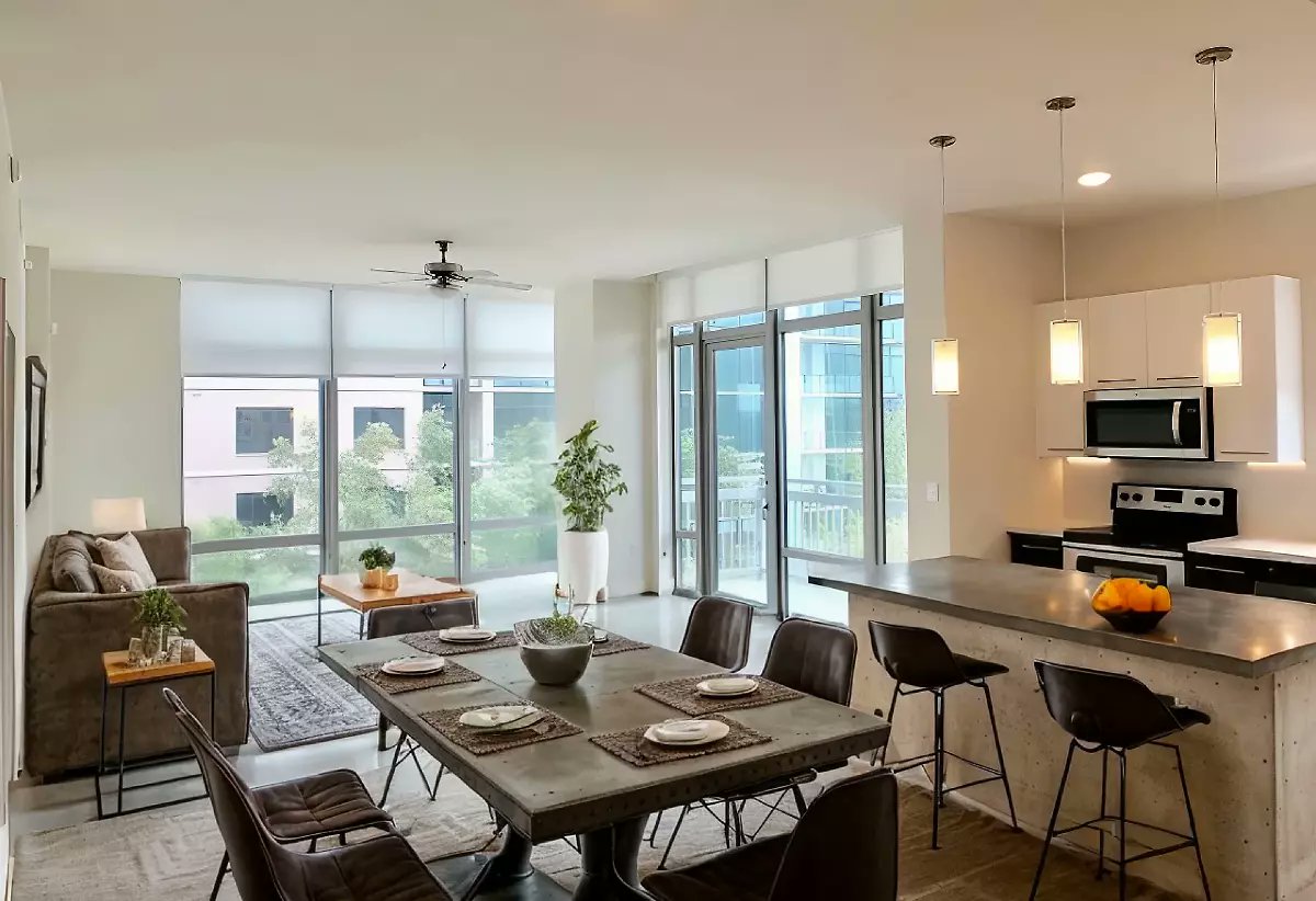 MikeMilovick's tweet photo. From heavy drapery to oversized furniture, here are 15 décor trends experts say you should leave behind. https://t.co/it12J9W4Jr https://t.co/shMPLTFseR