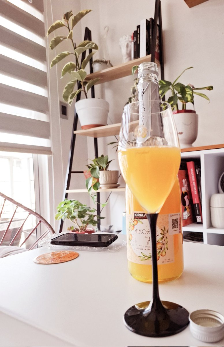 Taurina_Aldebar's tweet photo. #PoderosoSuavecito @ruleiro @eltalcha toda una Oda a la nostalgia del rock en español!! 🥹 saludos... gustan una mimosa!? https://t.co/PGlkPVnJFA