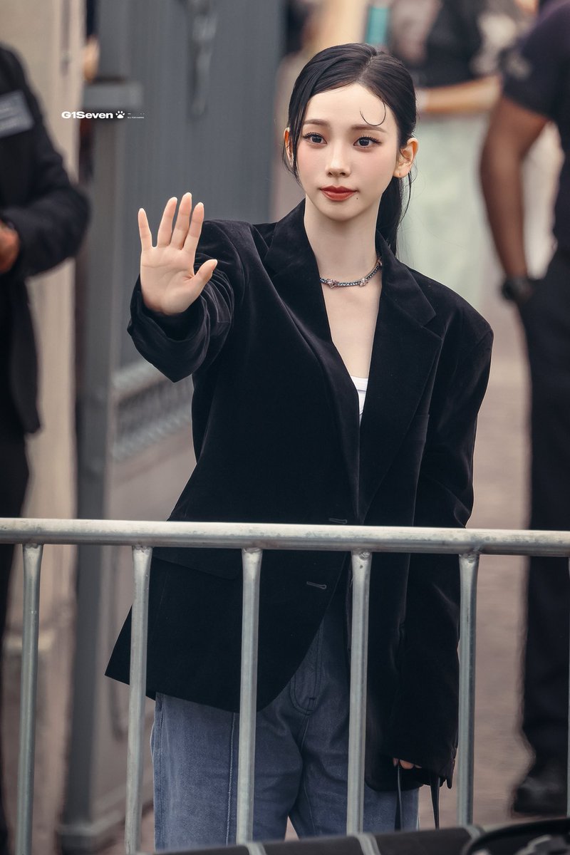 “Noona! “
“Hei!”
