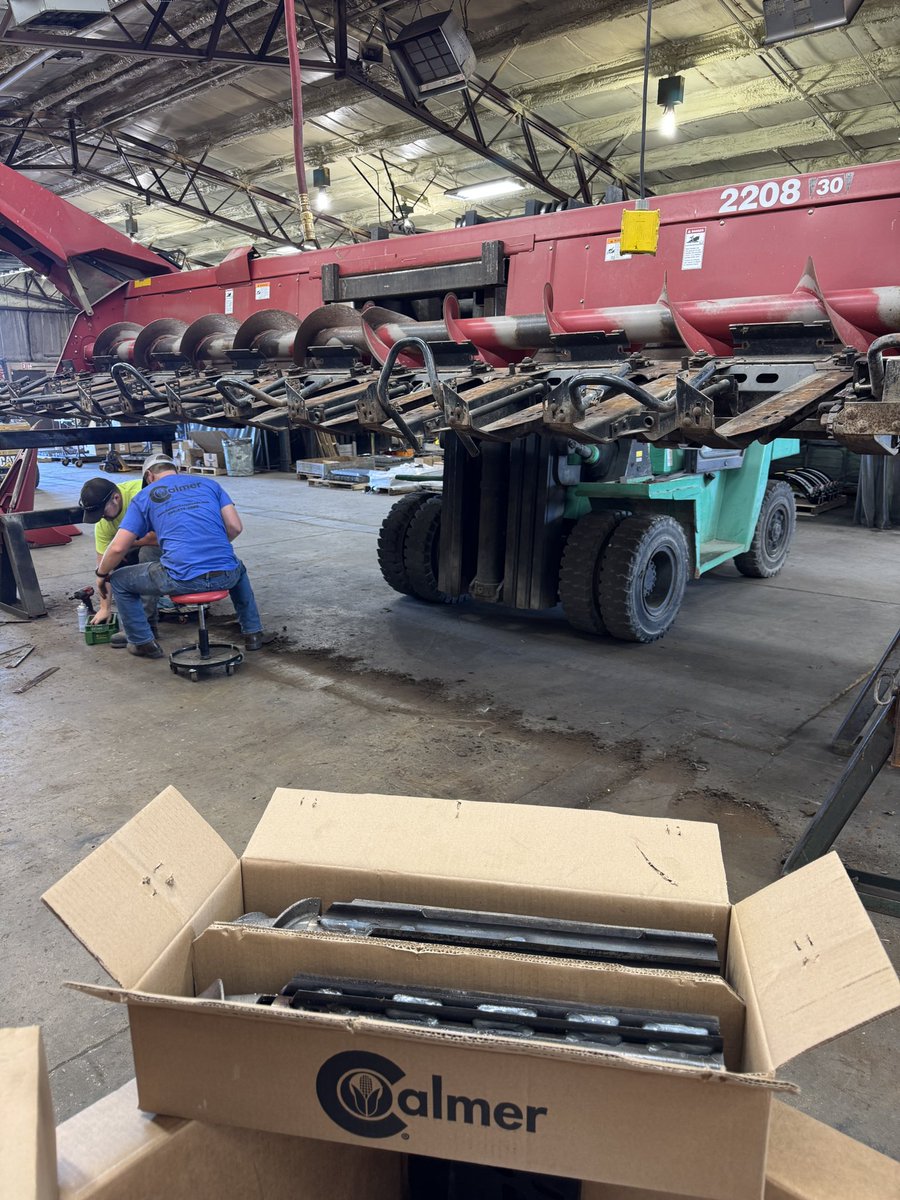 At the Calmer cornhead factory today making this 2208 better than factory new 👍🏼