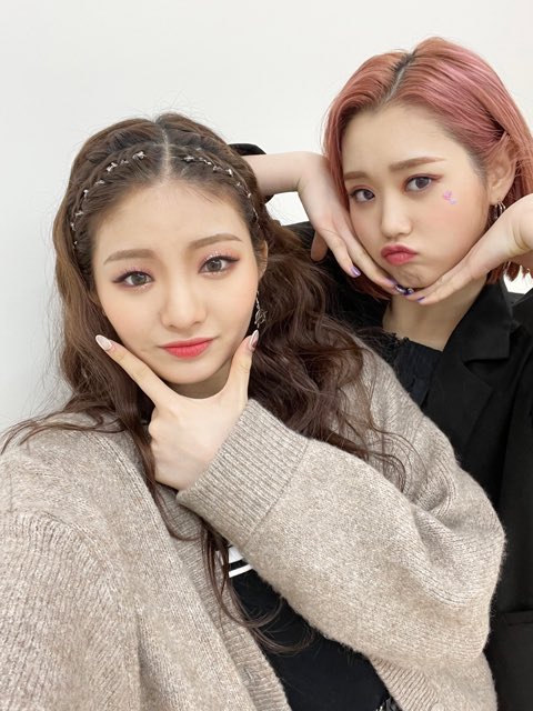 creativcore's tweet image. 𝐓odo mi tiempo se lo llevó el #𝔓𝕣eq͟uel夢𓆪dēbu𝕥 y como debería arreglarme para venir a este debut !!! claro que parte de esto también fue mi chicle de fresa quién decidió acompañarme al #𝕔inemα𐂴ꪆveʀi𝕥é.

𝖉e𝕤t𝕚ny 𝕚n 𝚢o͞ur e𝕪ǝs !