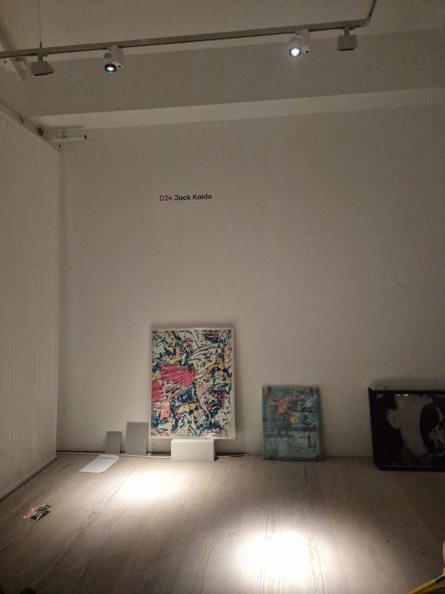 thisjackkaido's tweet photo. digital abstraction in one of the world's best art galleries.

if you listen to some voices here, you'd think nft's were over, when this is still the start. you're watching the beginnings of our careers. 

the same panned out with magic internet money. fade the doubters. https://t.co/l2MjT1OCaB