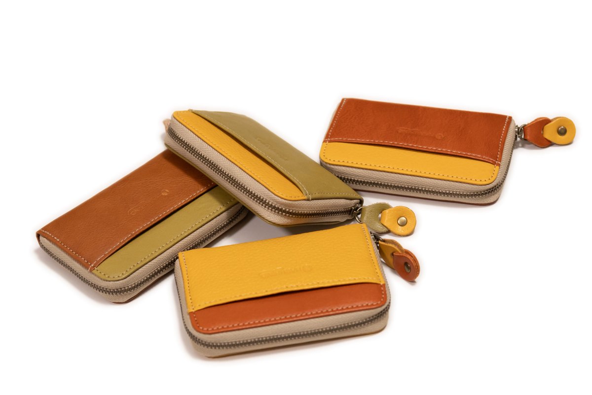 手のひらサイズに、毎日を彩るバイカラー✨
人気の長財布から生まれた、待望のミニサイズ版！

HARUHINOのロングセラー、バイカラーのラウンドファスナー長財布のデザインと使いやすさはそのままに、キャッシュレス時代にぴったりなミニ財布が誕生しました！