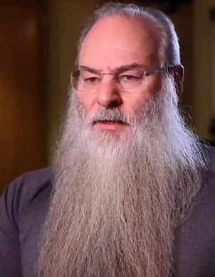 Cuando el CEO más importante de tu cartera y probablemente el mayor generador de valor q has presenciado en tu carrera como inversor, se hace a un lado por problemas de salud, no puedes estar de otra manera que DEVASTADO.

Aquí algunos pensamientos en alto sobre el tema $CSU 😔👇🏽