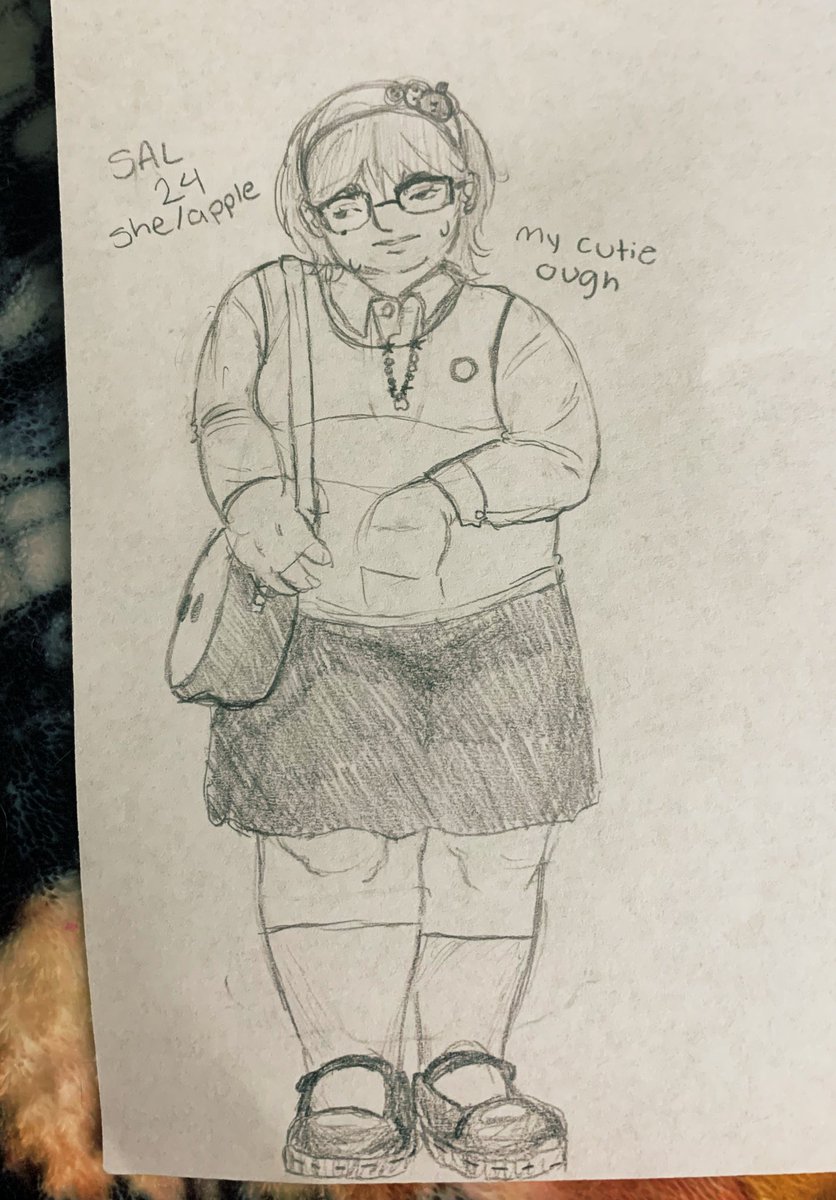 another_critter's tweet image. ❥ my apple pie 🥧
© me
╰ another oc bc i'm oc pilled. this is literally my daughter. she takes this apple shit seriously. i drew shoes?? #evolving okay, now spoon feed her applesauce.