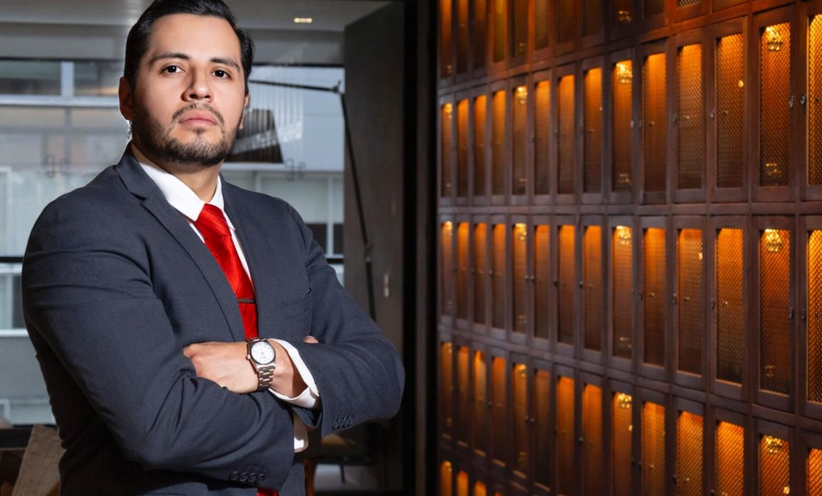 QuadratinEdomex's tweet photo. La #opinión de @LuisFAlcant: Reflexiones hacia la renegociación del T-MEC.  

La ola atípica de inversión extranjera que México experimentó, en 2023, comenzó anticipadamente su declive con la sola intención de Donald Trump por ser candidato.  

https://t.co/RU7Cnh01lT https://t.co/733YuEaGN6