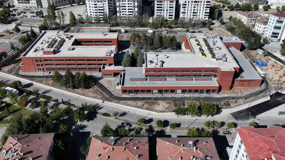 İstanbul Büyükşehir Belediyemizin Elazığ’da inşa ettiği Gazi Mesleki ve Teknik Anadolu Lisesi’nin açılışını Genel Başkanımız Özgür Özel ile birlikte gerçekleştirdik.

Ekrem Başkanımızın temelini attığı, liyakatli İBB kadrolarının yapımını tamamladığı lisenin ülkemize nice