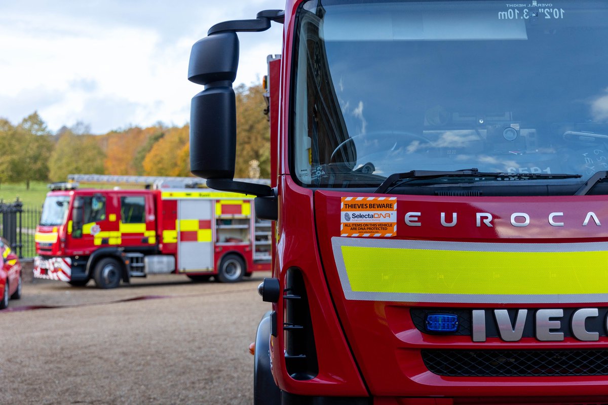 kentfirerescue's tweet image. Crews extinguished fencing alight in #Halling, #Rochester, earlier this afternoon. More here - kent.fire-uk.org/incident/medwa…