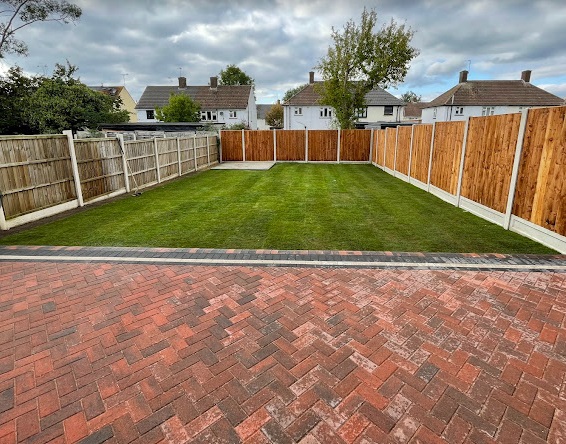 If your garden has been only lightly used your maintenance will be reduced. Only small areas may need aerating before the autumn fertiliser is applied. 

 #GardenMaintenance #GardenCare #AutumnGardening #Aeration #HealthyGarden #GardenTips #GardenLovers #HomeGardening