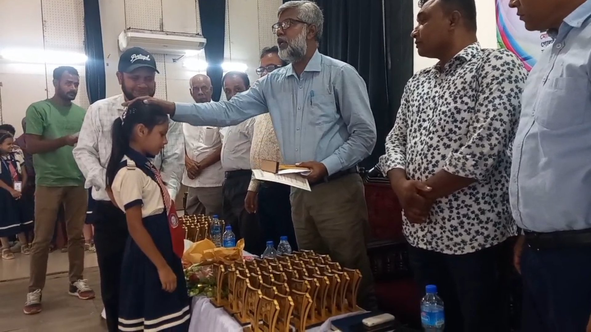 হোসেনপুরে মেধা বৃত্তিপ্রাপ্ত শিক্ষার্থীদের সংবর্ধনা ও পুরষ্কার বিতরণ